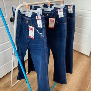 Brand new Wrangler Western Slim Boot blue jeans